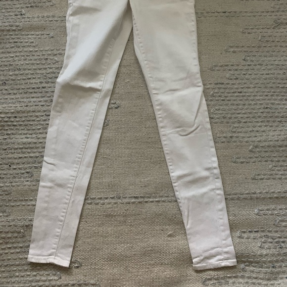 OLD NAVY ROCKSTAR JEANS - Picture 2 of 2